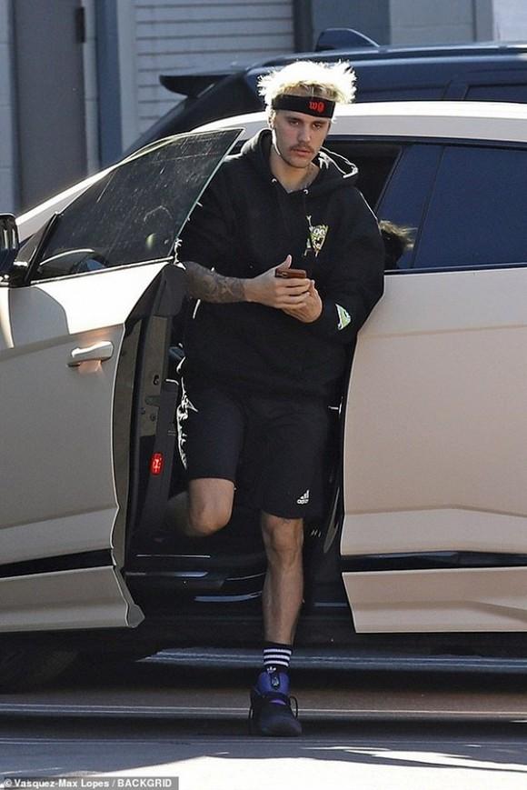 Cùng xuất hiện một ngày nhưng Selena Gomez và Justin Bieber hoàn toàn đối lập, người xinh đẹp rạng ngời, người như ông chú-3