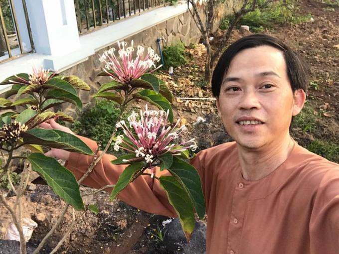 Cuộc sống của NSƯT Hoài Linh ở tuổi 51-3