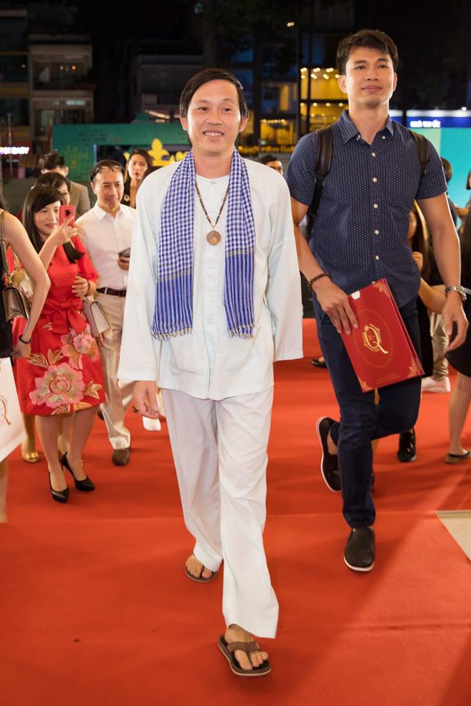 Cuộc sống của NSƯT Hoài Linh ở tuổi 51-7