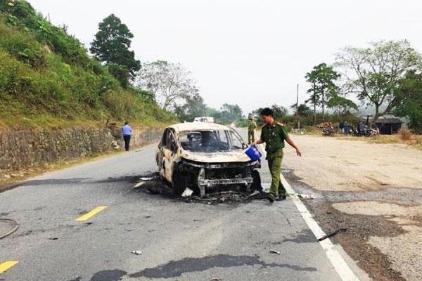 Ô tô phát nổ rồi bốc cháy, 2 người thiệt mạng-1