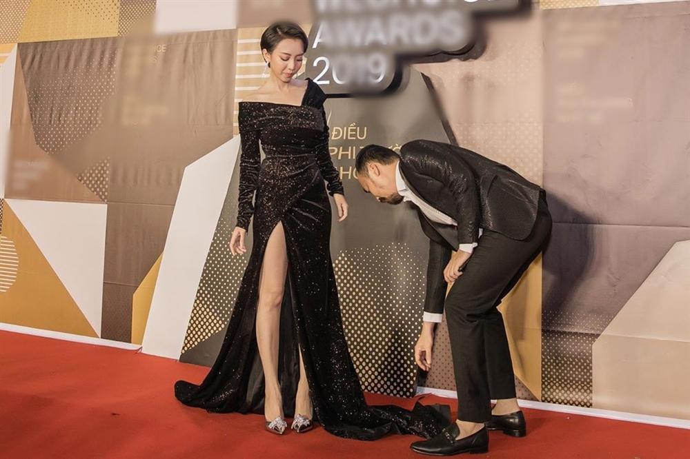 Vbiz còn có một diễn viên suốt ngày loẹt quẹt dép tổ ong chính là hoa hậu hài Thu Trang-7