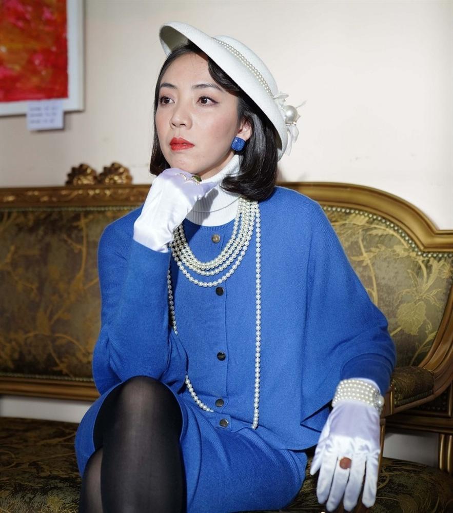 Vbiz còn có một diễn viên suốt ngày loẹt quẹt dép tổ ong chính là hoa hậu hài Thu Trang-9
