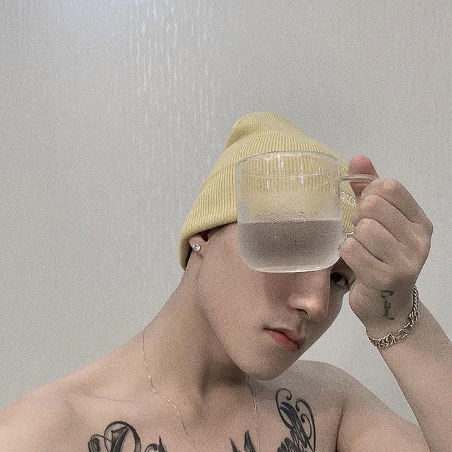 Mỹ nam Vbiz thích khoe body vạm vỡ, riêng Sơn Tùng M-TP chuộng style hở nửa vời-2