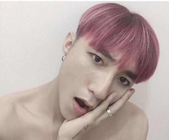 Mỹ nam Vbiz thích khoe body vạm vỡ, riêng Sơn Tùng M-TP chuộng style hở nửa vời-8