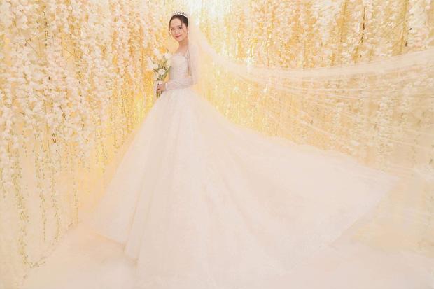 Duy Mạnh và Quỳnh Anh tung thêm bộ ảnh cưới ngọt ngào, lần này thì cách makeup của cô dâu xứng đáng 10 điểm!-4