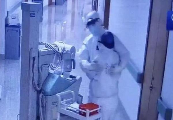 Cặp vợ chồng không nhận ra nhau vì mặc đồ bảo hộ phòng dịch Corona và câu hỏi mừng tủi: Là anh đúng không?-1