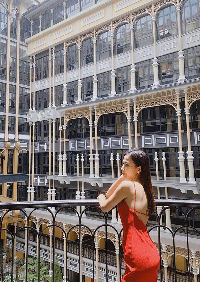 Hé lộ ảnh đời thường gợi cảm khó ai ngờ của MC thời tiết đình đám VTV-6