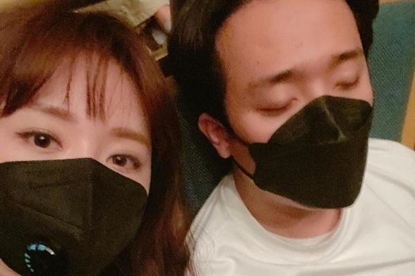 Đăng ảnh ngày ấy - bây giờ bên hội bạn thân, Trấn Thành được khen nức nở-2