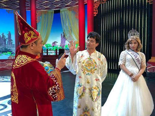 Nhìn chiếc váy khiêu khích của đấng mày râu là nhớ ngay đến Cô Đẩu: Táo Quân mà chiếu thì hẳn Công Lý đã diện rồi!-4