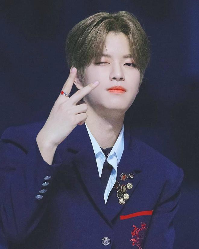 Jungkook, Suho trông điển trai khi để tóc rẽ ngôi lộ trán-2