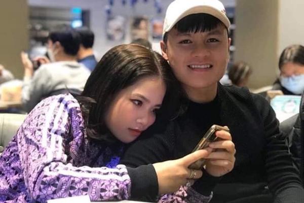 Khoe khả năng hát hò quá đỉnh, bạn gái mới Quang Hải được khuyên nên chuyển nghề-2