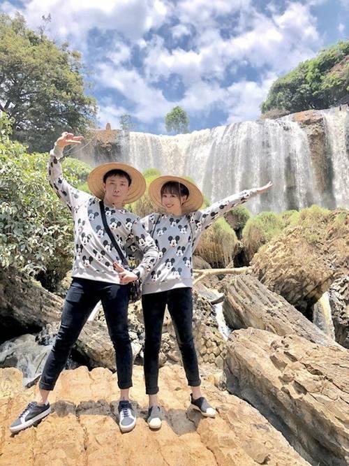 Gần Valentine, nhìn vợ chồng Trấn Thành diện đồ đôi leo núi ai cũng ghen tị-5