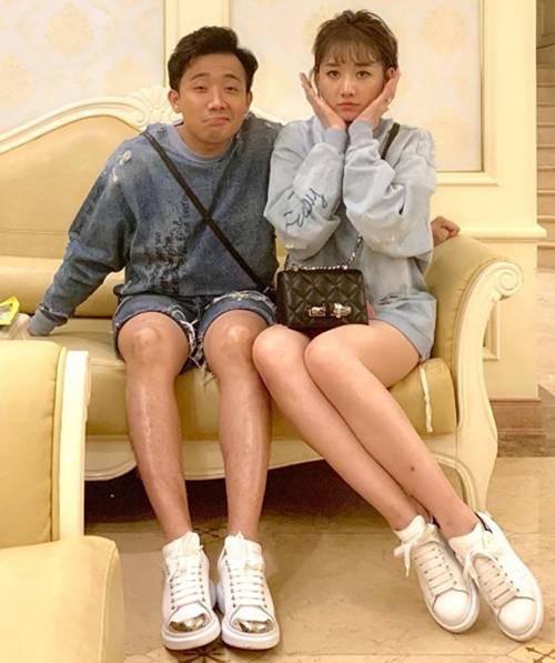 Gần Valentine, nhìn vợ chồng Trấn Thành diện đồ đôi leo núi ai cũng ghen tị-13