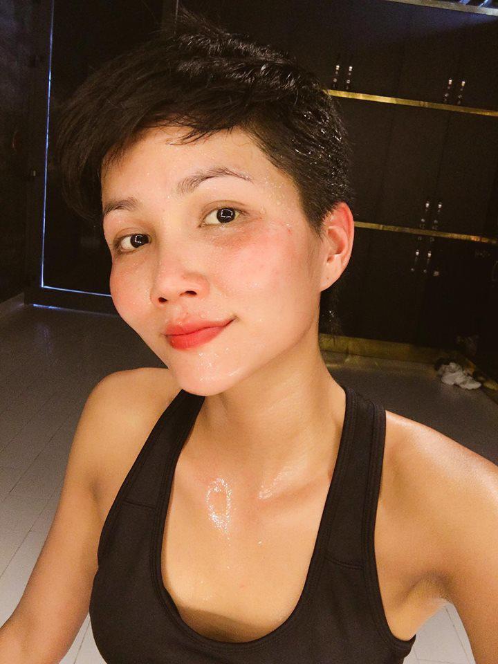 4 hoa hậu Việt chăm khoe mặt mộc bất chấp khen chê-2