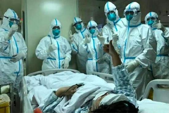 'Vũ Hán có khỏe không' - tiếng hát xé lòng của người Trung Quốc