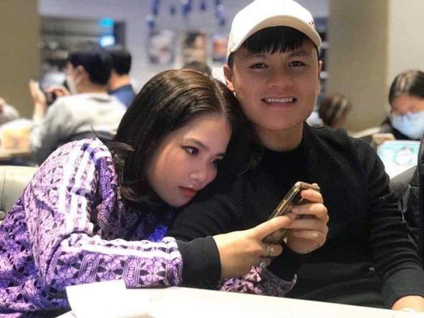 BẤT NGỜ CHƯA: Vợ Phan Văn Đức tiết lộ là chị em thân thiết lâu năm với bạn gái mới của Quang Hải-1