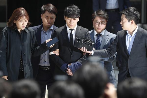 T.O.P (Big Bang) xoá hết bài viết trên Instagram khiến fan lo sốt vó sau tuyên bố không bao giờ comeback tại Hàn Quốc-3