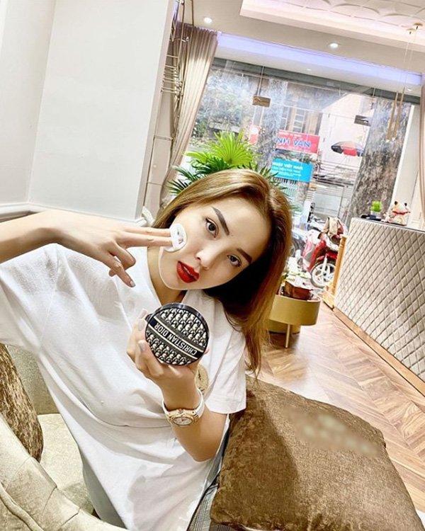 Kỳ Duyên khoe ảnh khẳng định không make up nhưng dân tình lại thấy có gì đó sai sai-3