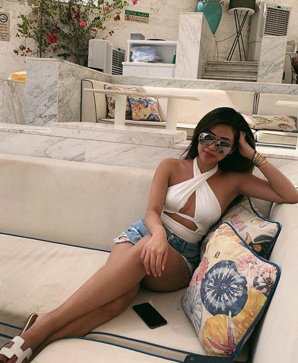 Tiên Nguyễn cực kỳ nóng bỏng trong bức ảnh check-in lần cuối trước khi về Việt Nam cách ly-6