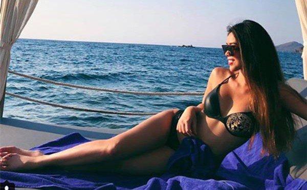 Tiên Nguyễn cực kỳ nóng bỏng trong bức ảnh check-in lần cuối trước khi về Việt Nam cách ly-9