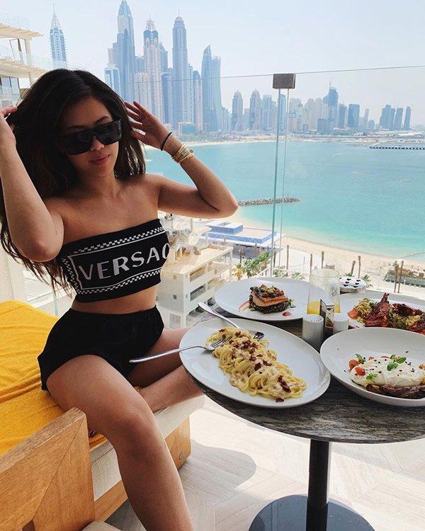 Tiên Nguyễn cực kỳ nóng bỏng trong bức ảnh check-in lần cuối trước khi về Việt Nam cách ly-11