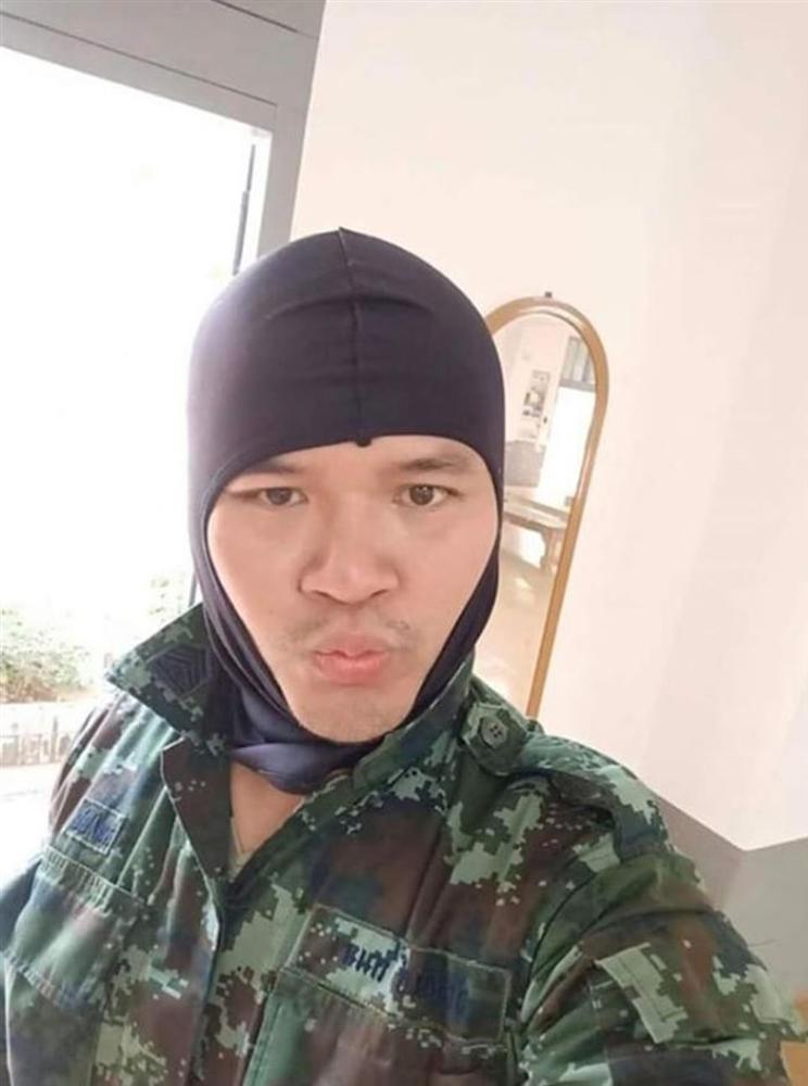 Clip: Thảm sát binh sĩ Thái Lan bắn chết chỉ huy, xả súng khiến 31 người thương vong-1