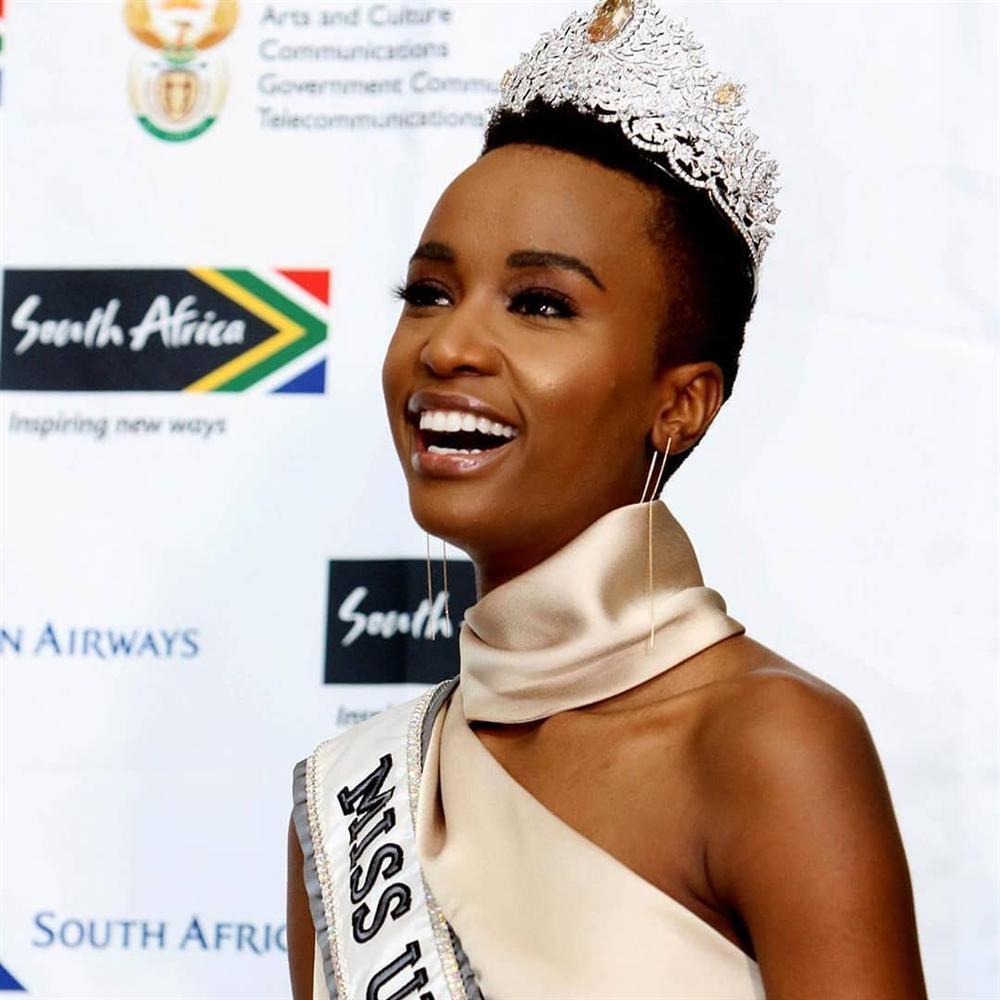 Sân bay Nam Phi như vỡ trận khi Hoa hậu Hoàn vũ da màu trở về-16