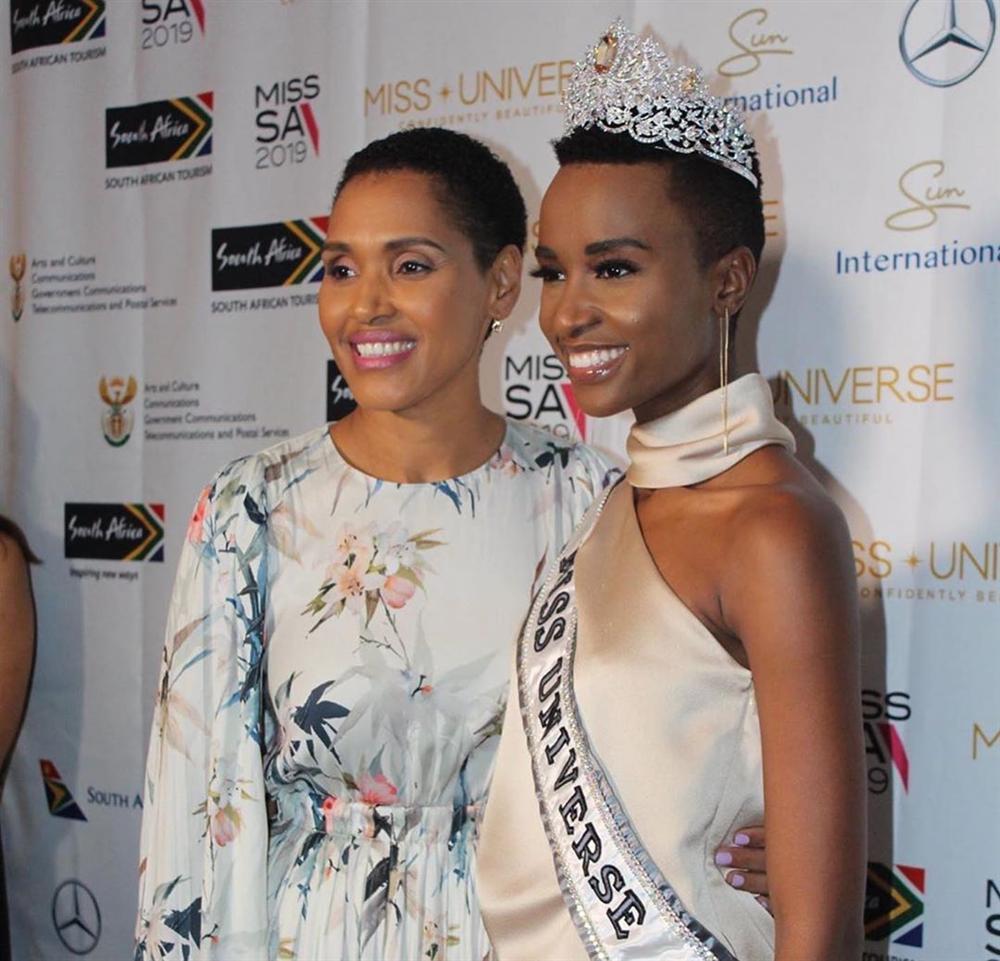 Sân bay Nam Phi như vỡ trận khi Hoa hậu Hoàn vũ da màu trở về-15