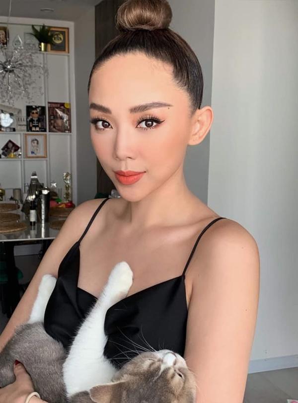 Bất ngờ với cuộc sống sao Việt tại Mỹ: Người bán quần áo sale, kẻ phải đi trộm tiền-10