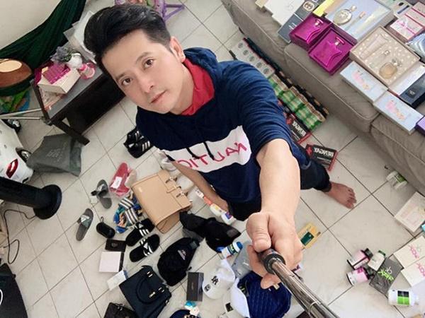 Bất ngờ với cuộc sống sao Việt tại Mỹ: Người bán quần áo sale, kẻ phải đi trộm tiền-14