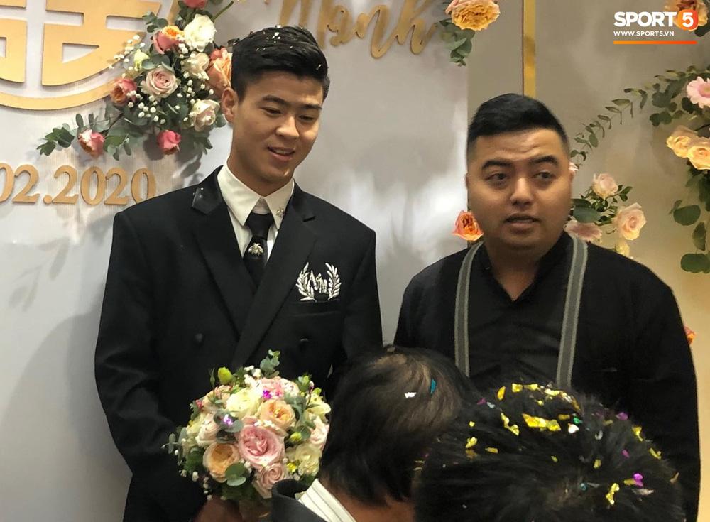 Cận cảnh loạt khoảnh khắc Duy Mạnh liên tục cười tươi không cần tưới khi đón dâu-6