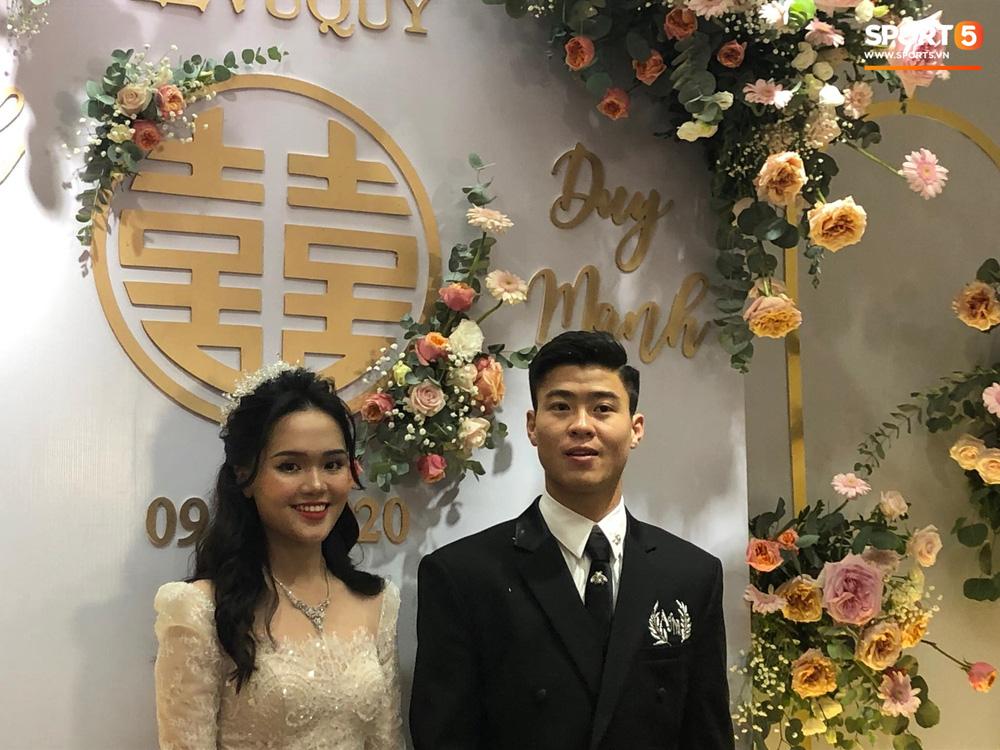 Cận cảnh loạt khoảnh khắc Duy Mạnh liên tục cười tươi không cần tưới khi đón dâu-7