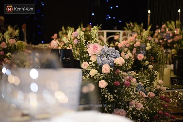 Soi trước tiệc cưới Đỗ Duy Mạnh tối nay: Không gian cổ tích, trang trí toàn hoa tươi tiền tỷ-6