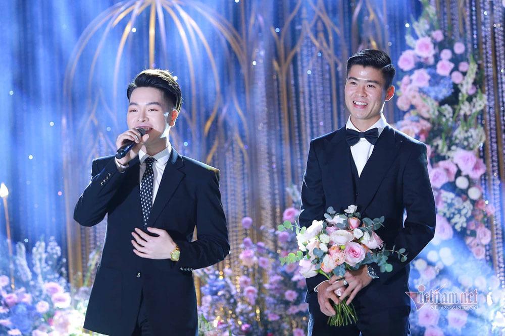 Khoảnh khắc xúc động trong đám cưới Duy Mạnh - Quỳnh Anh: Chú rể bật khóc trước lời căn dặn của bố vợ-6