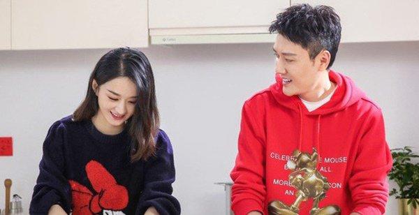 Chồng con đề huề, tiểu Hoa đán này vẫn có hành động thiếu kiềm chế với trai trẻ-2