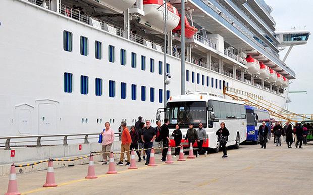Tàu Diamond Princess có du khách nhiễm nCoV đã tham quan vịnh Hạ Long trong gần 9 giờ-1
