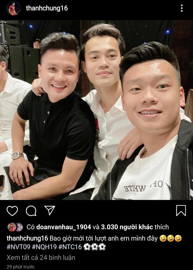 Đi đám cưới Duy Mạnh, bộ 3 hot boy sân cỏ làm hội fans girl đổ gục vì ai cũng đòi lấy vợ-2