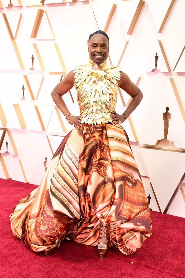 Oscar 2020: Ông hoàng thảm đỏ Billy Porter mặc váy, diện áo dát vàng lập tức chiếm spotlight-2