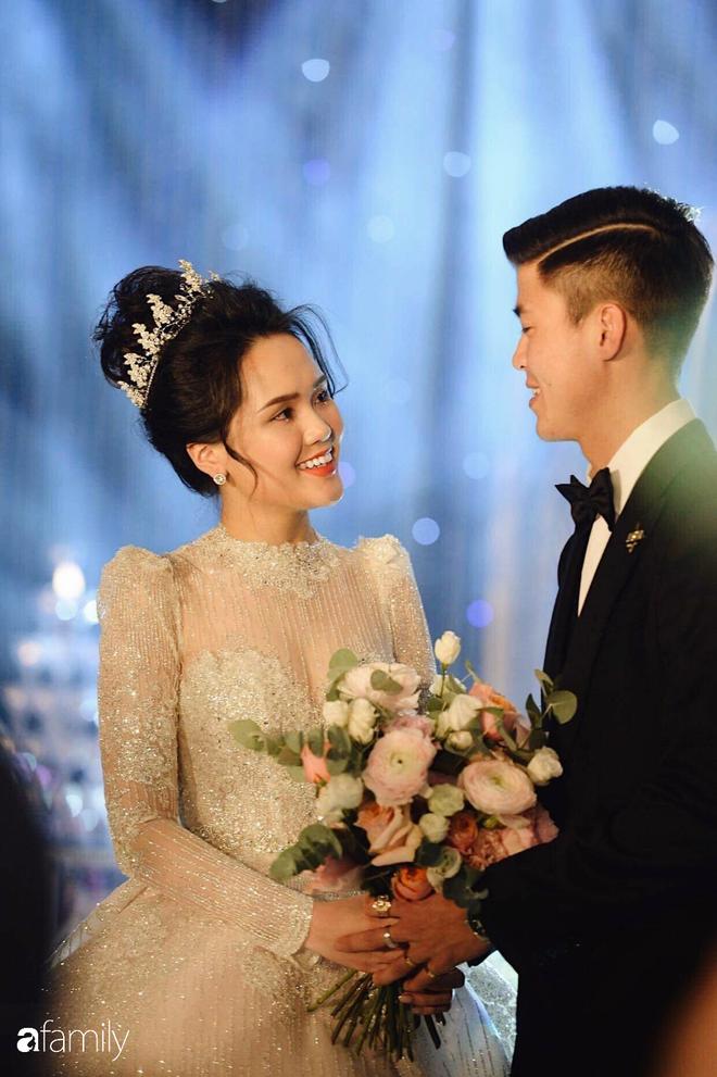 Chỉ 1 bức ảnh chụp cùng Đức Phúc mà cô dâu Quỳnh Anh để lộ điểm đặc biệt ở chiếc váy cưới cổ tích-2