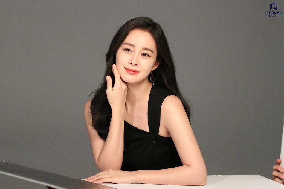 Ngắm loạt ảnh này của Kim Tae Hee, ai dám chê cô xuống sắc - hết thời-12