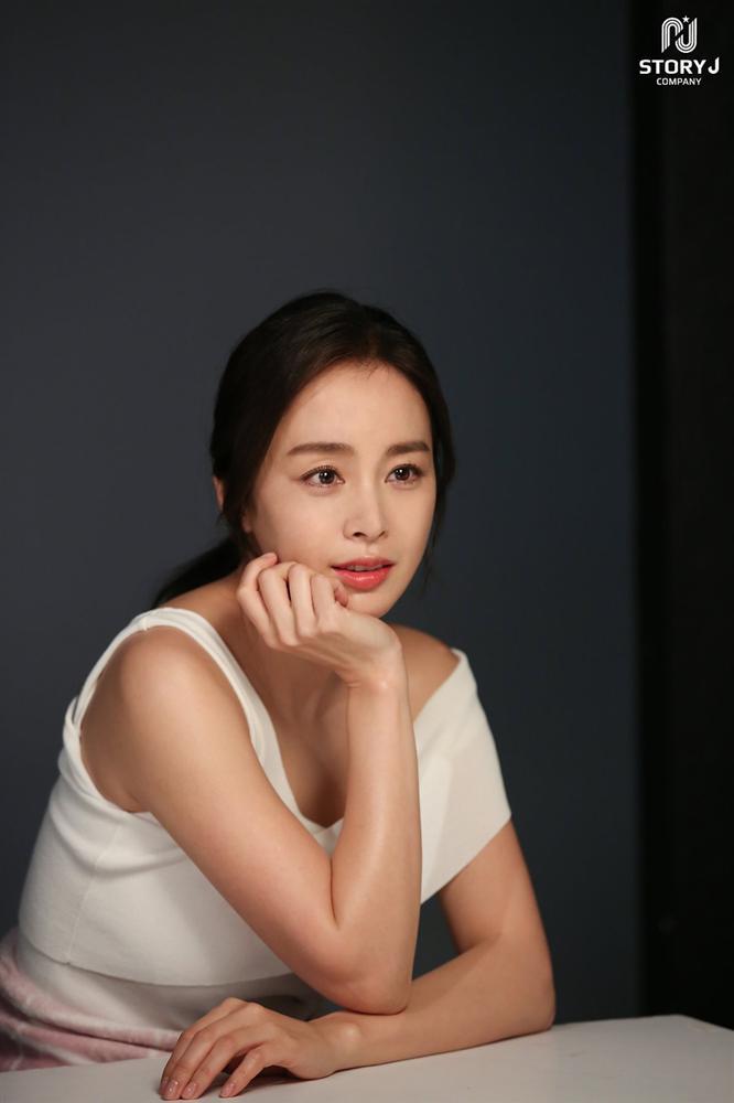 Ngắm loạt ảnh này của Kim Tae Hee, ai dám chê cô xuống sắc - hết thời-14
