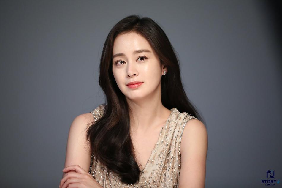 Ngắm loạt ảnh này của Kim Tae Hee, ai dám chê cô xuống sắc - hết thời-2