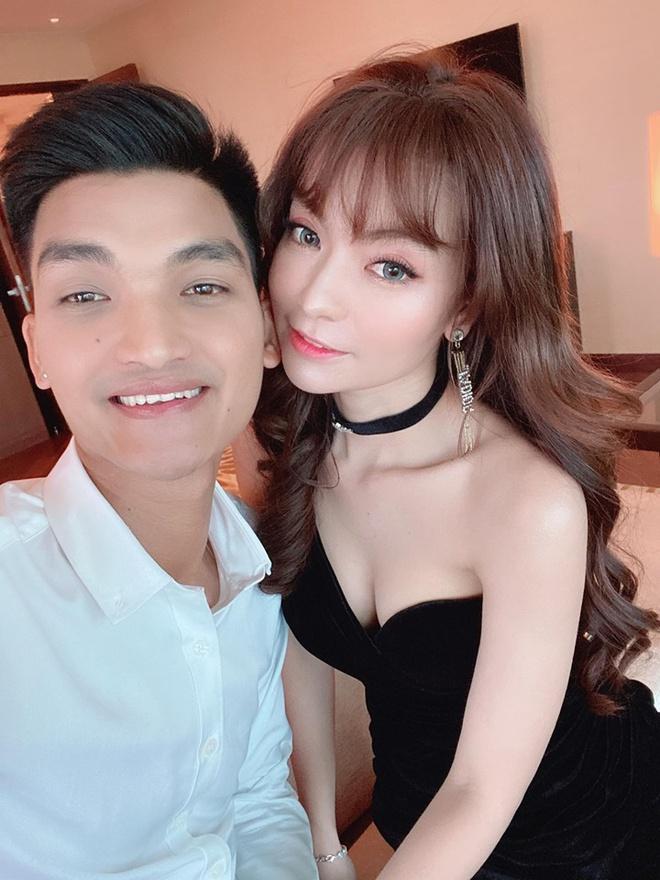 Phù dâu, phù rể trong đám cưới Đỗ Duy Mạnh làm ai cũng bất ngờ khi công khai hôn bất chấp-1