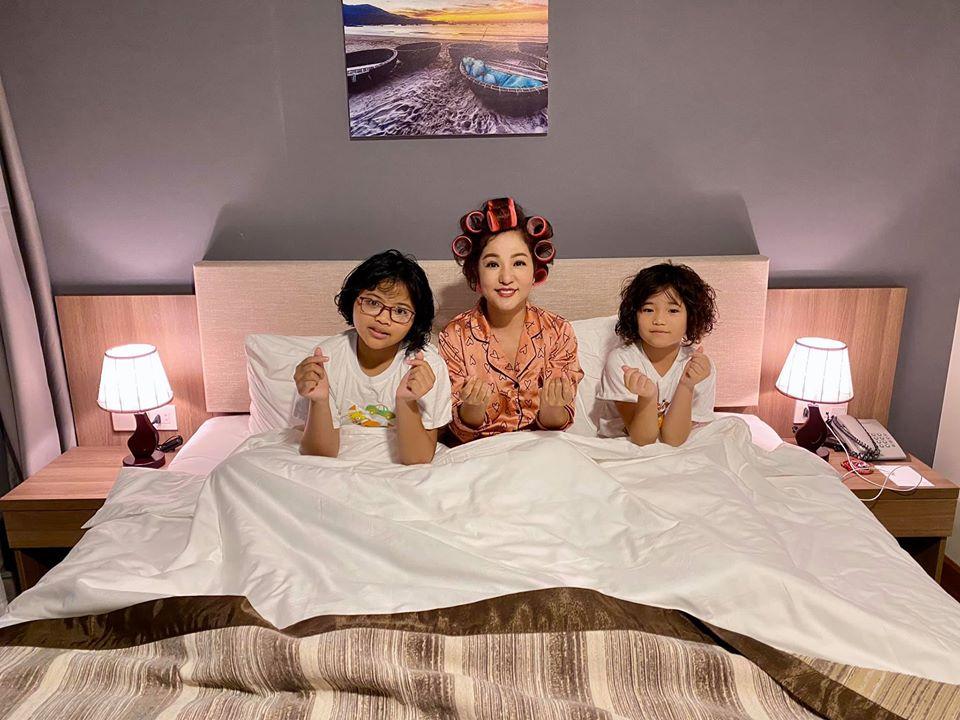 Con gái Thúy Nga làm văn tả mẹ, dân mạng cười nắc nẻ trước sự phóng đại chiều cao-7