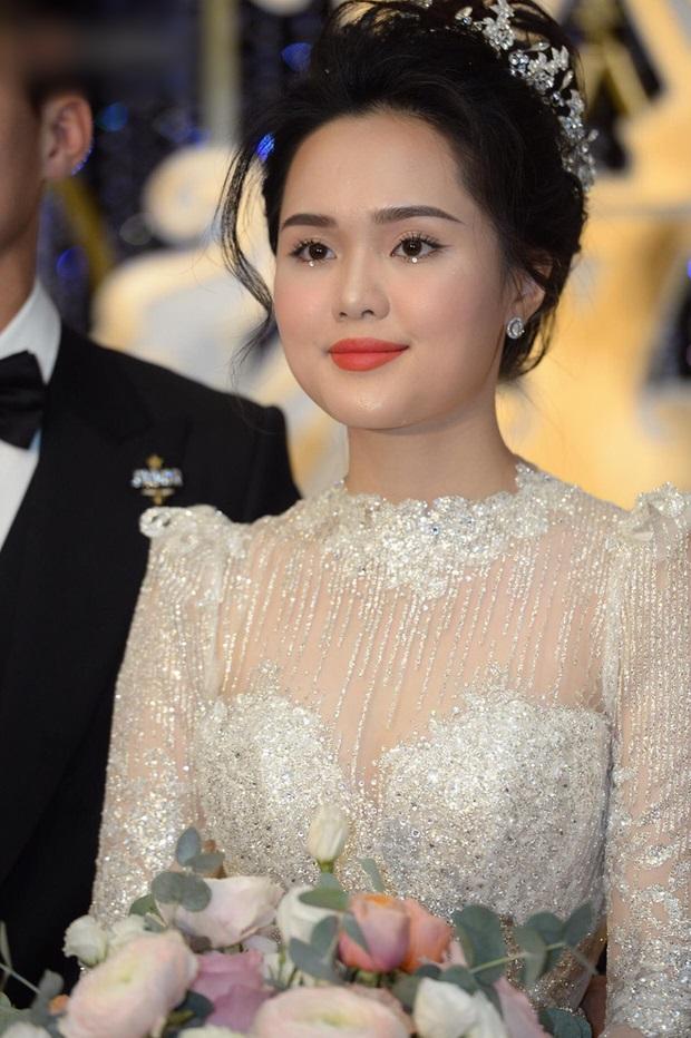 Chi Pu - Angela Phương Trinh mới là mỹ nhân đi đầu xu hướng mắt gắn đá trước cô dâu Quỳnh Anh-1