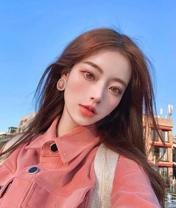 Mặc quần áo bình dân nhưng khéo diện 6 kiểu trang sức hot hit nhất 2020, các nàng sẽ sang chảnh level max-21