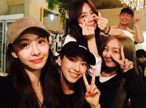 4 nhóm nhạc nữ hiếm hoi có độ nổi tiếng đồng đều giữa các thành viên theo ý kiến của cư dân mạng Hàn Quốc-4