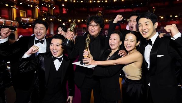 Chuỗi kỷ lục của ‘Ký sinh trùng’ và những điều lý thú tại Oscar 2020-2
