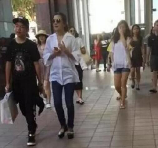 Triệu Vy, Chương Tử Di và những cặp mẹ kế - con chồng nổi tiếng của showbiz Hoa ngữ-4