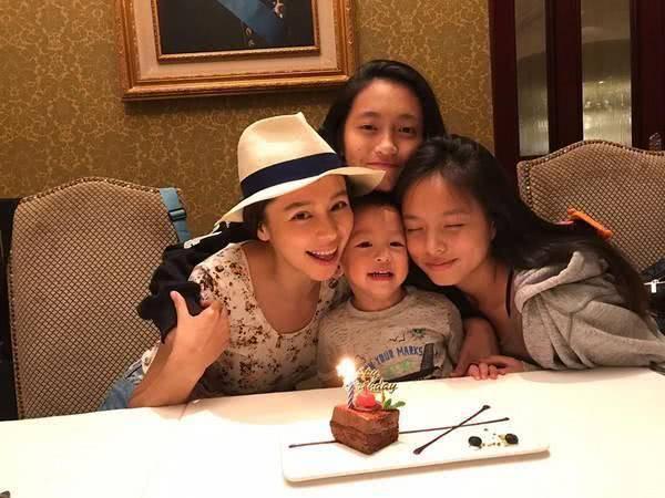 Triệu Vy, Chương Tử Di và những cặp mẹ kế - con chồng nổi tiếng của showbiz Hoa ngữ-5